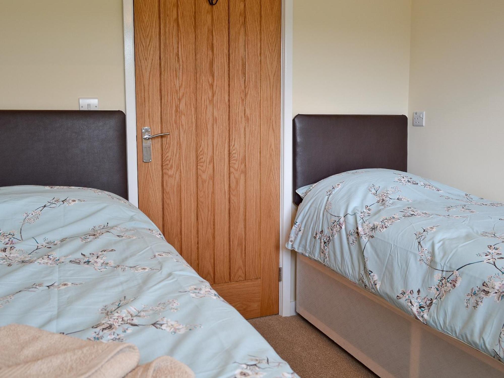 Y Gorlan Villa Llanllechid ภายนอก รูปภาพ
